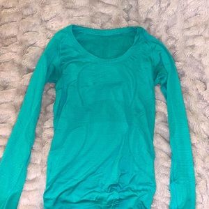 Lululemon Swiftly Tech Long Sleeve Size 6
